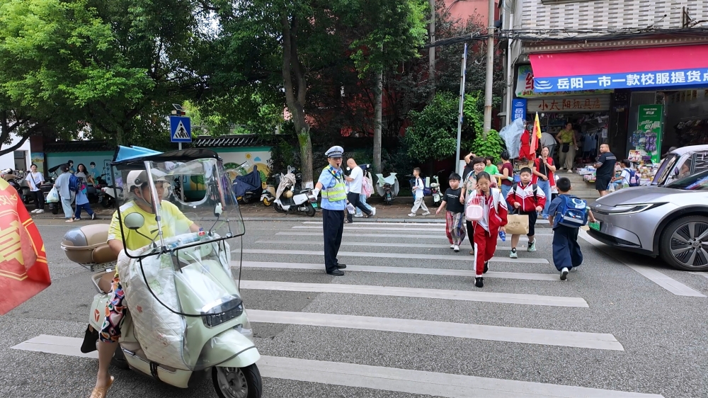 �й�����ͨ�������:վ�á���ѧ�ڡ�  ��������ѧ����